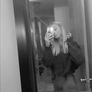 Meet your Posher, Alexis